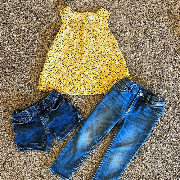 Multiples Other - Coordinating Floral Top, Jeans and Jean Shorts (4T)